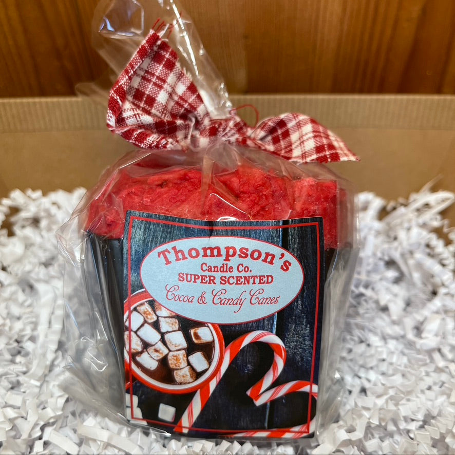 Cocoa & Candy Canes Muffin Candle (10oz)